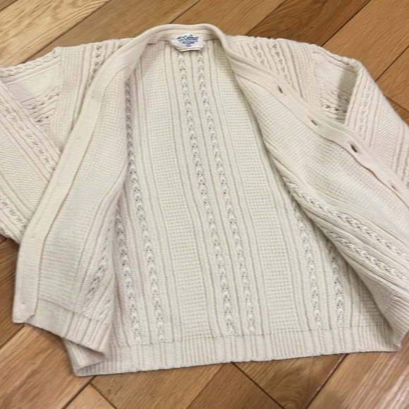 A Caldwell Hand Fashioned Cream Fisherman Core Cardigan Sweater Medium - Picture 10 of 16
